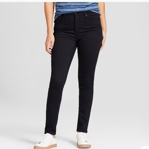 Black Skinny Jeans